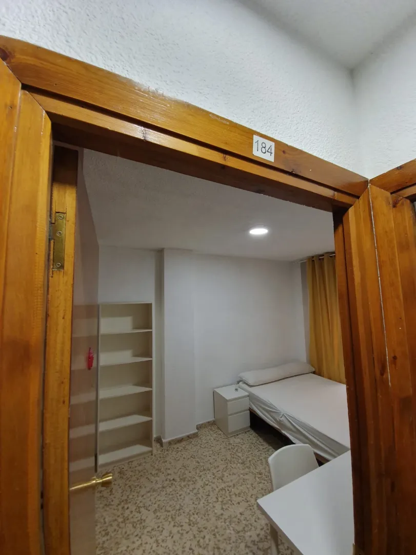 Habitación para estudiantes en Granada - PA 184, 2D